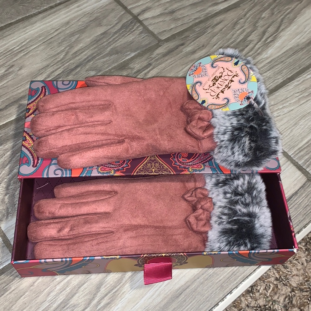 Brand New in Box Powder UK Super Soft Winter Gloves